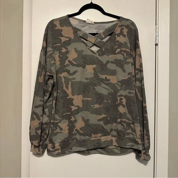 Bibi camo long sleeve top size M - Picture 1 of 5